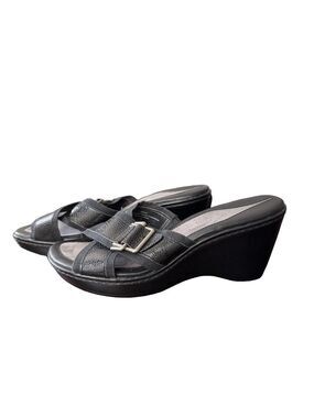 Liz Claiborne Wedge Black Leather Strap Slip On Sandals. 3" heels. Size 7